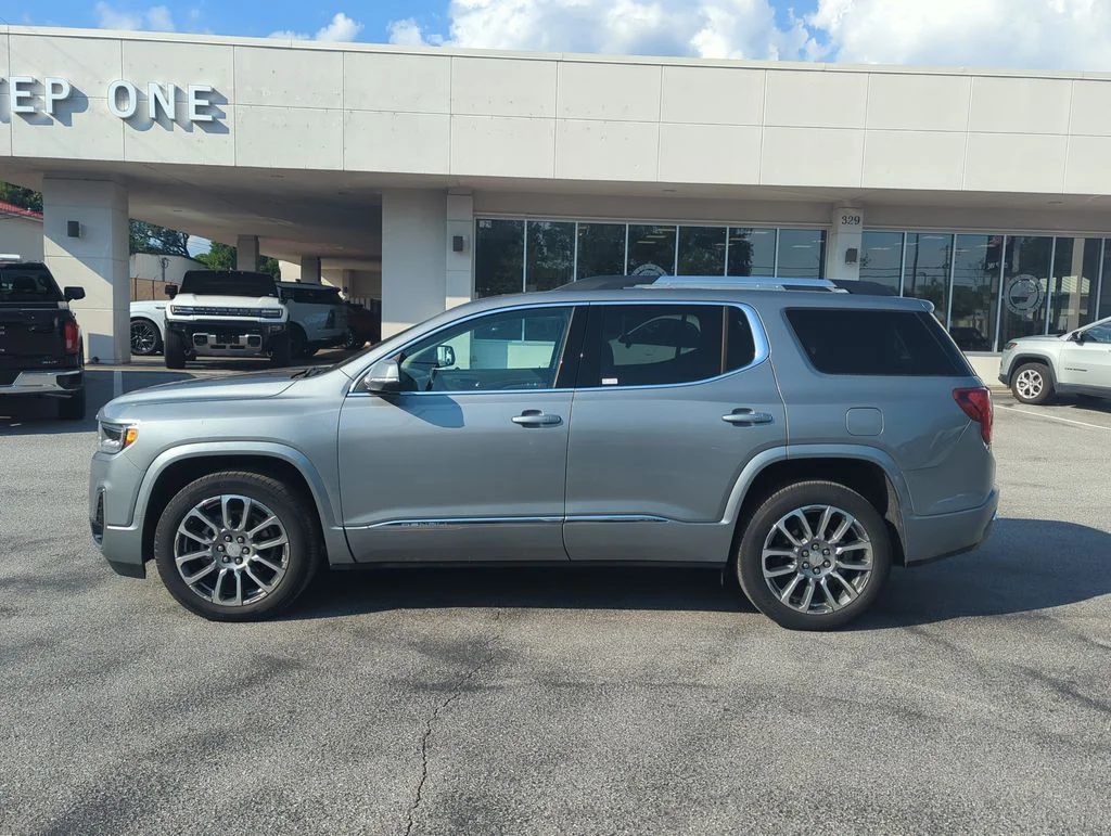 Used 2023 Silver GMC Denali image 3