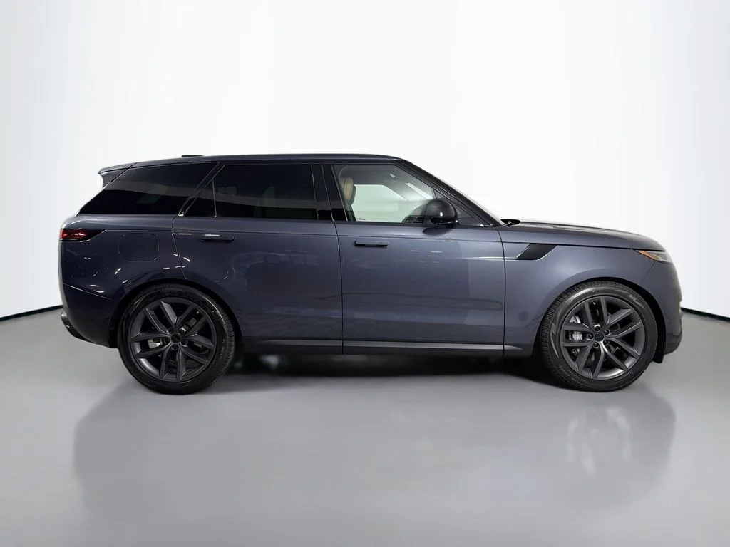 New 2026 Varesine Blue Land Rover SE image 4