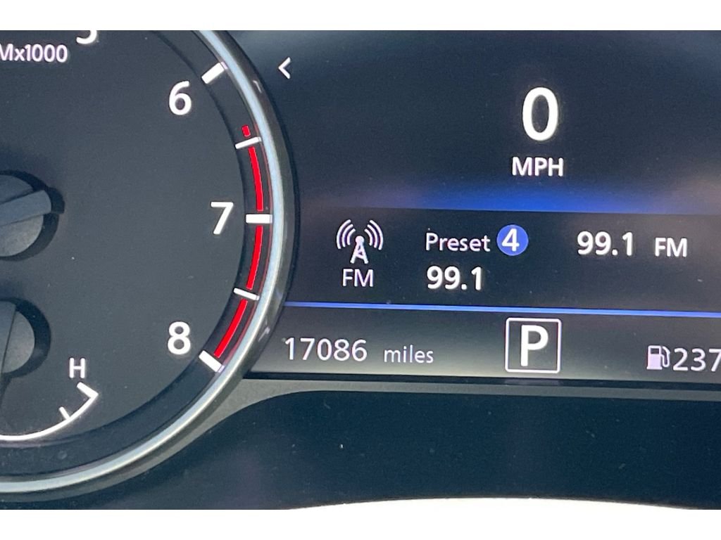 Used 2022 Aspen White TriCoat Pearl Nissan SR image 35