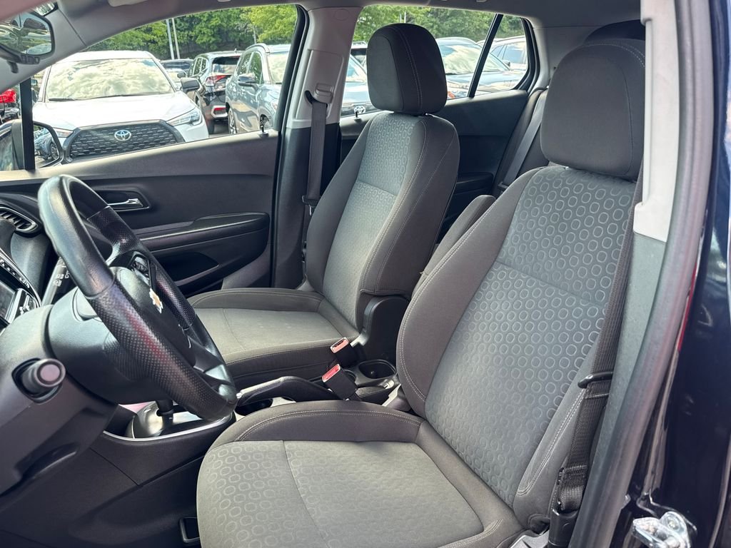 Used 2021 Blue Chevrolet LS image 15