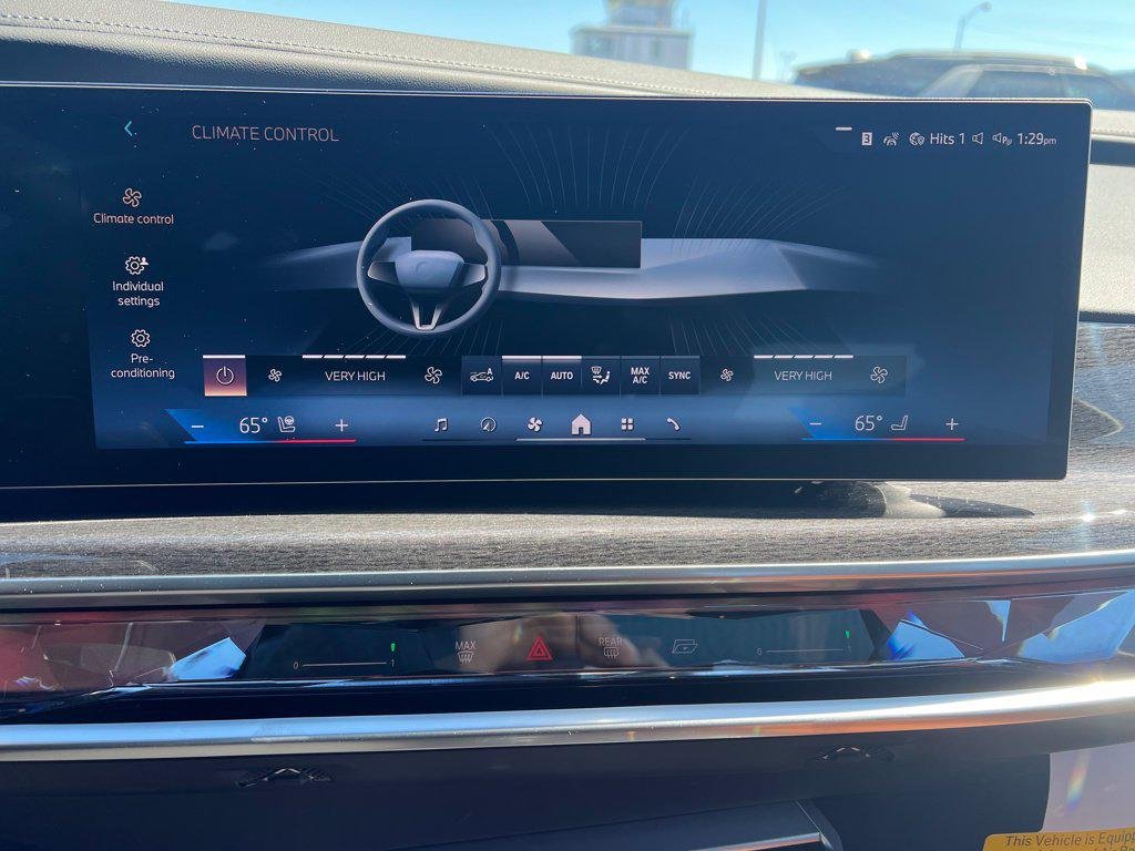 New 2026 Dravit Grey Metallic BMW 750e xDrive image 21