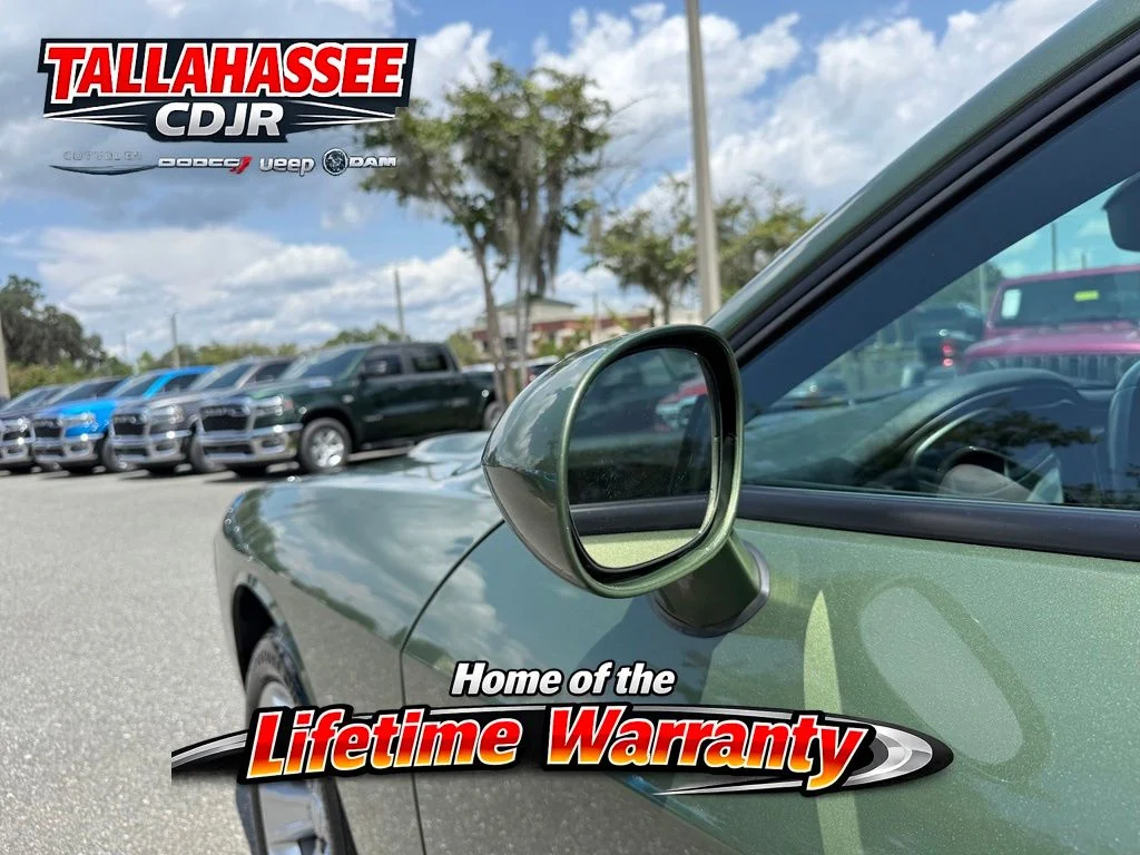 Used 2023 Green Dodge SXT image 10