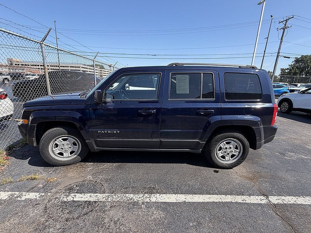 Used 2016 Jeep Patriot Sport with VIN 1C4NJPBA2GD656298 for sale in Oak Lawn, IL