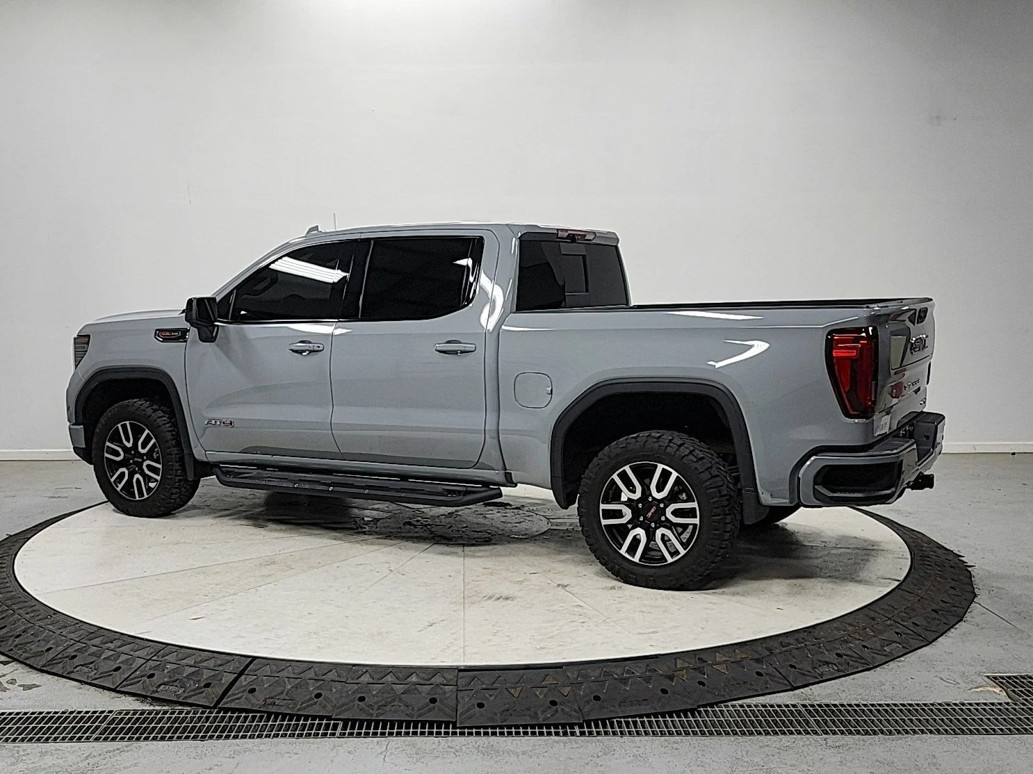 Used 2024 Gray GMC AT4 image 5