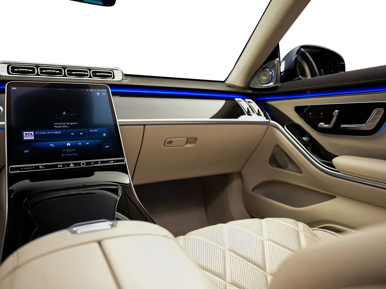 Used 2024 Silver Mercedes-Benz Maybach S 580 image 48