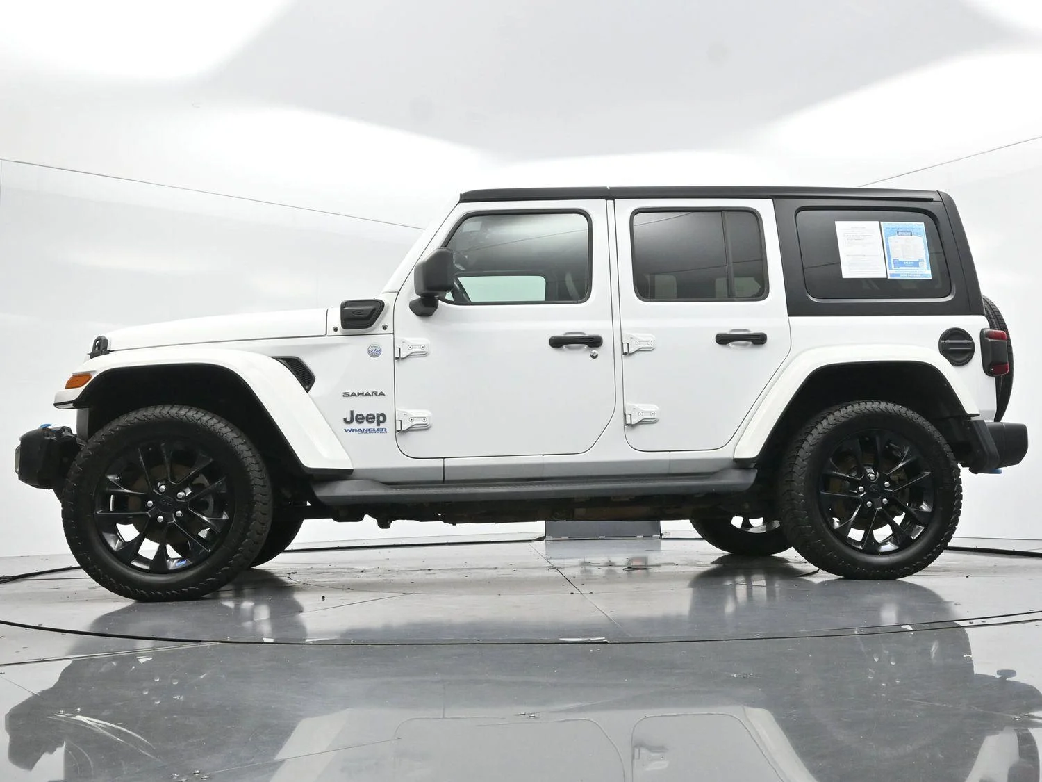 Used 2022 Bright White Clearcoat Jeep Unlimited Sahara image 49