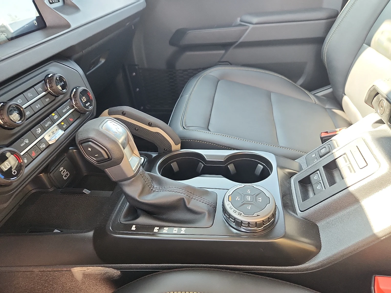 New 2026 Velocity Blue Metallic Ford Badlands® image 25