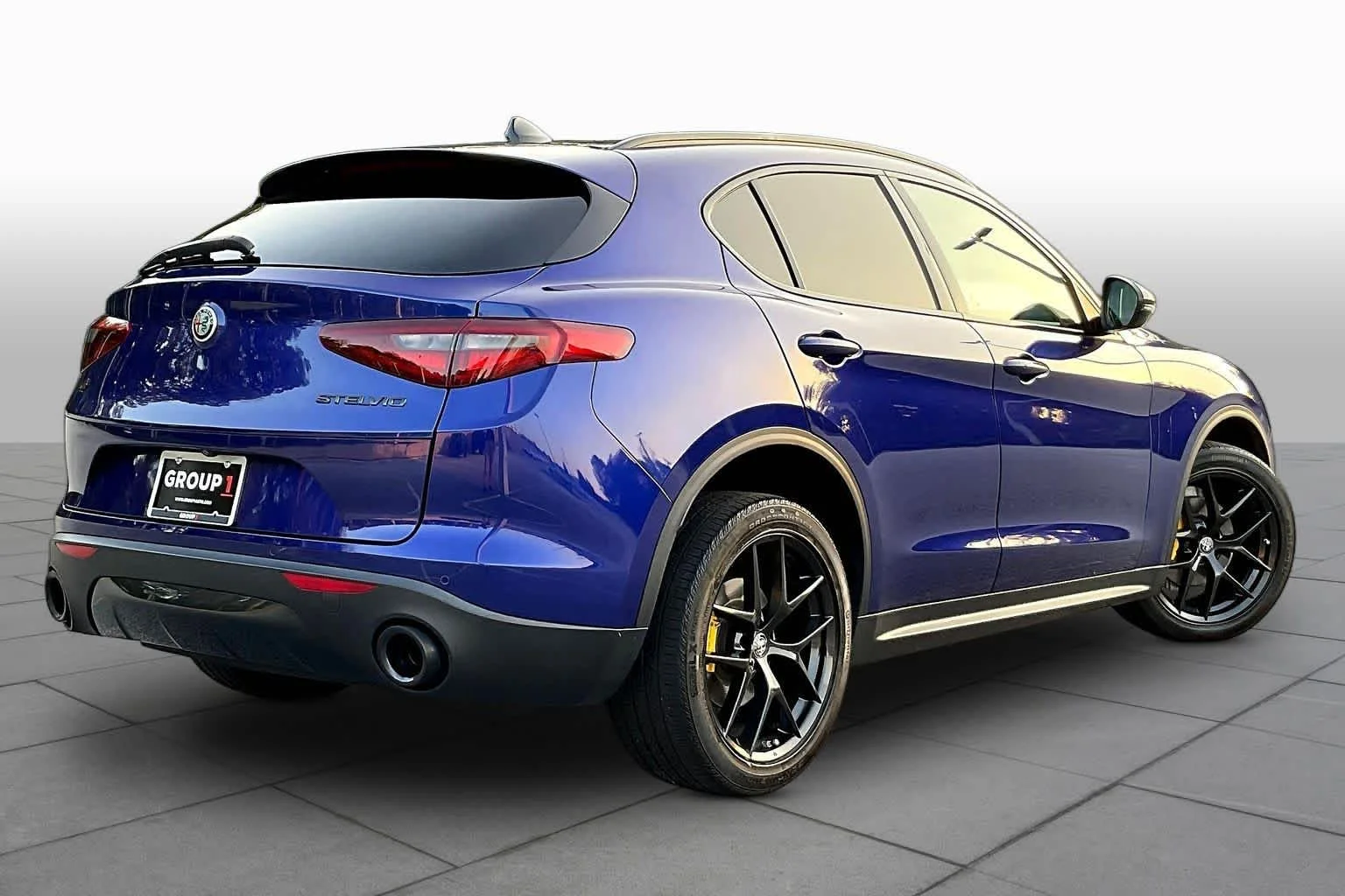 Used 2020 Anodized Blue Metallic Alfa Romeo  image 13