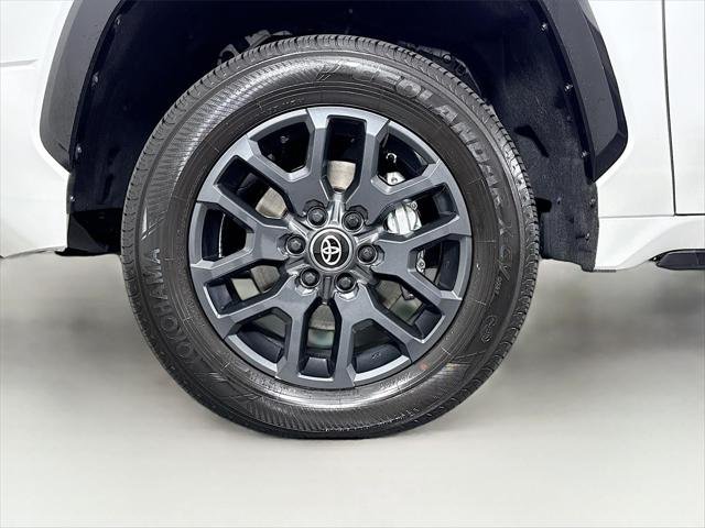 Certified Used 2025 WIND CHILL PEARL Toyota  image 45