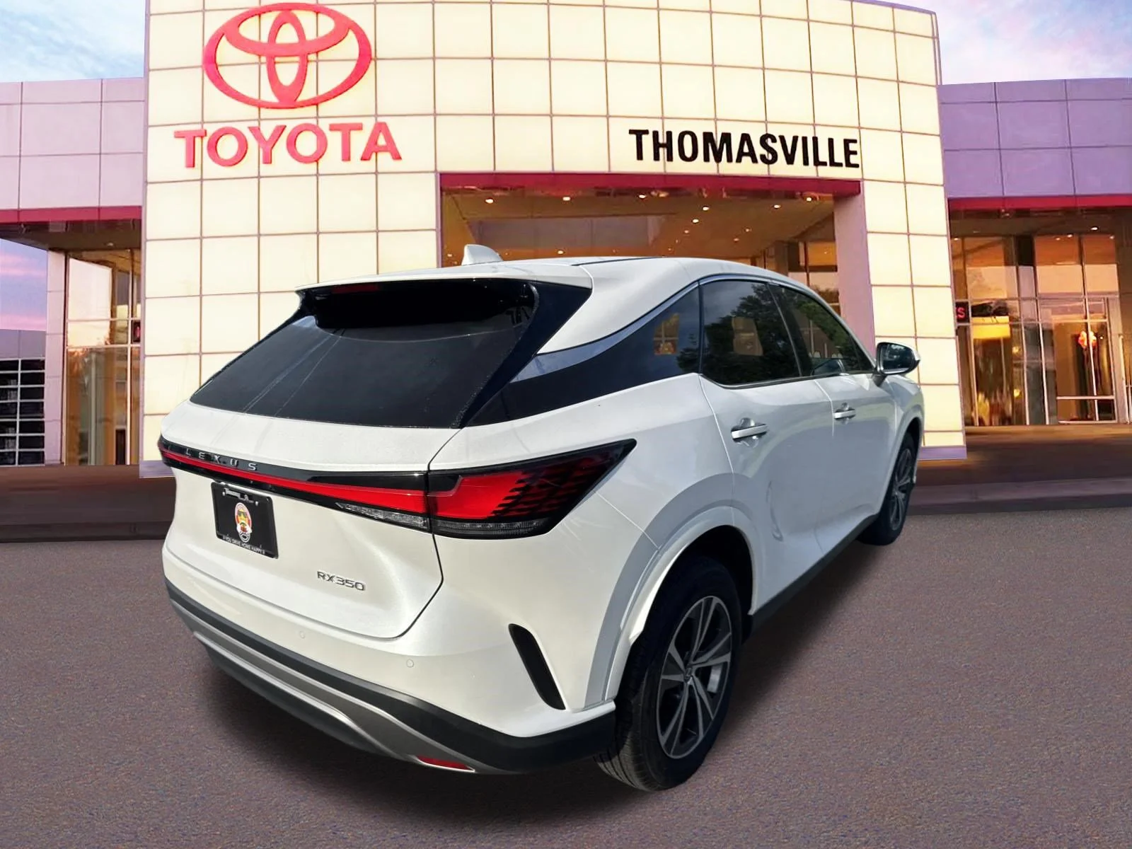 Used 2025  Lexus  image 5