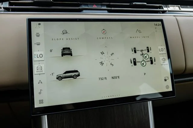 2026 Land Rover Range Rover SE - Photo 38