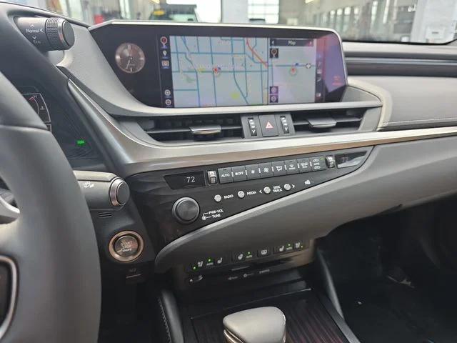 Used 2019 White Pearl Lexus 350 Luxury image 20