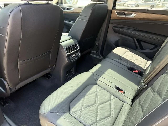 2026 Volkswagen Atlas SE w/Tech - Photo 10