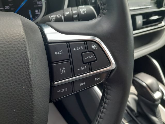 Used 2021  Toyota XLE image 15
