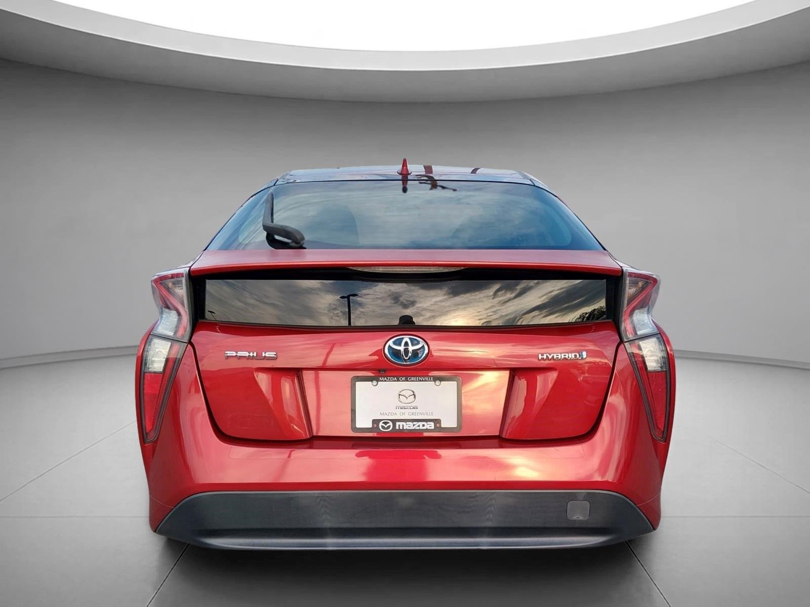 Used 2016 Hypersonic Red Toyota Two image 4