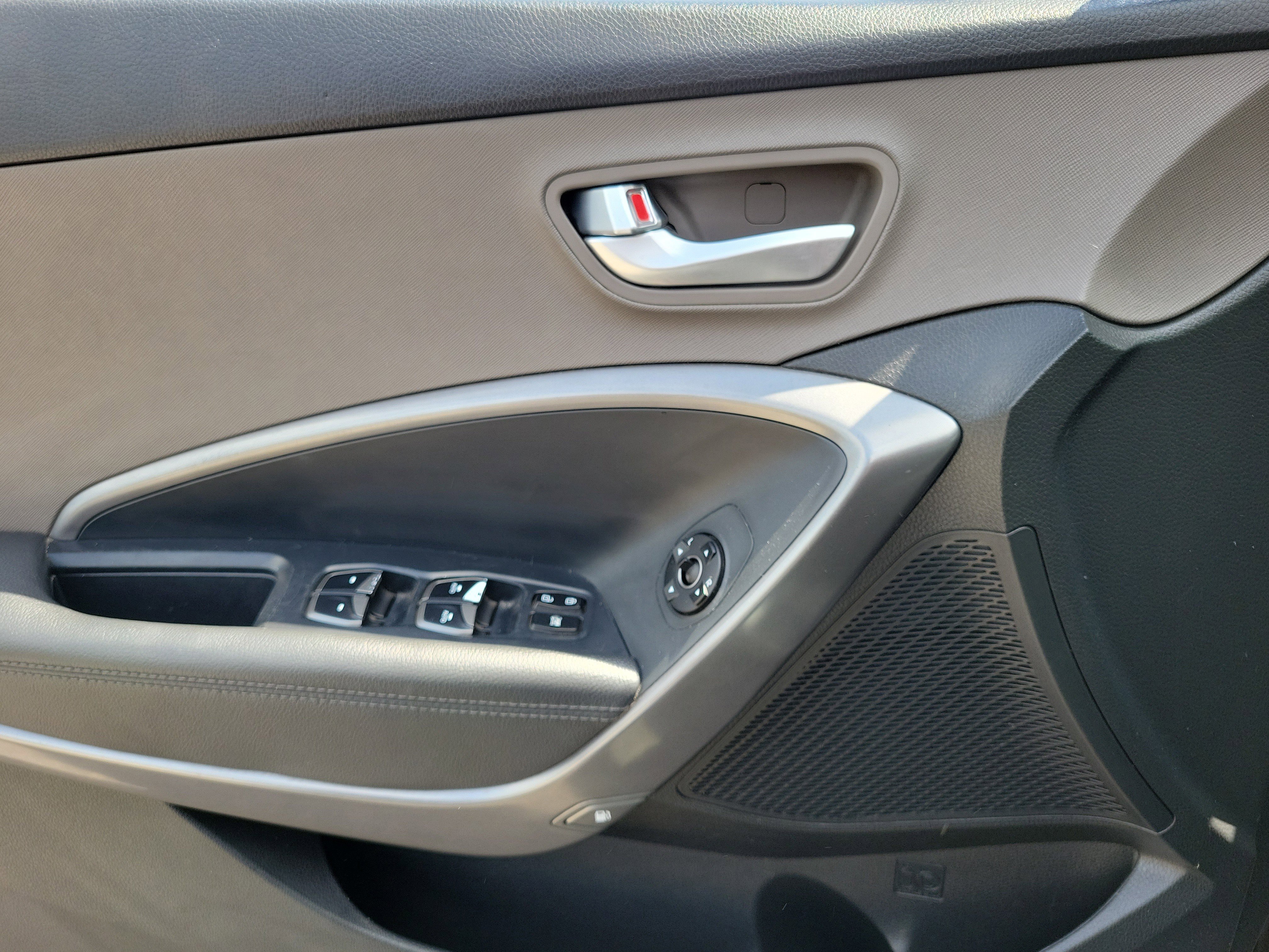 Used 2018 Mineral Gray Hyundai 2.4L image 17