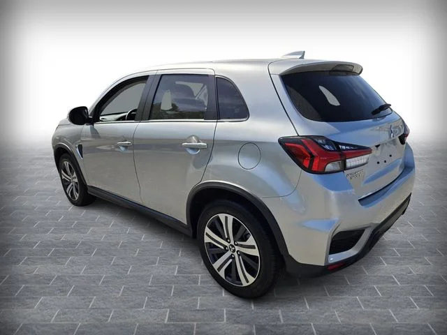 Used 2025 Silver Mitsubishi 2.0 SE image 5