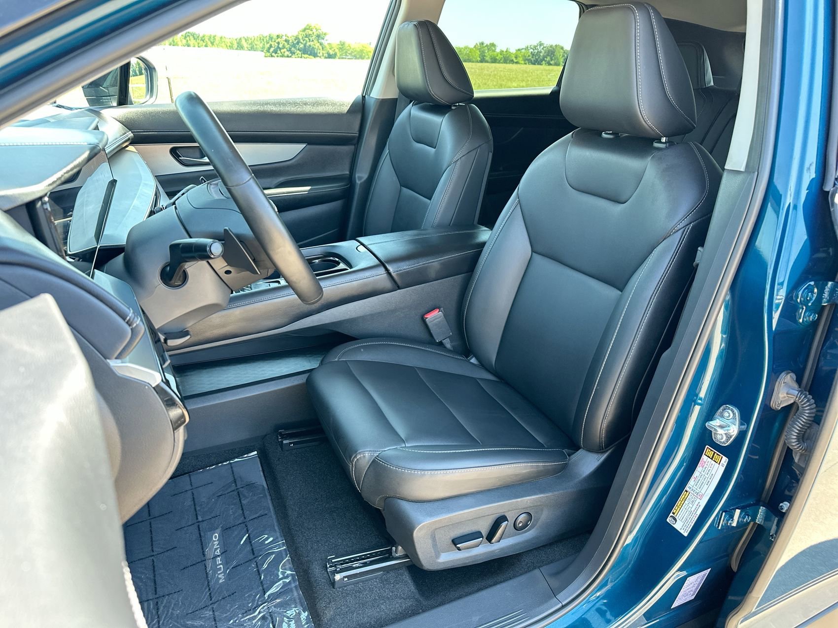 Used 2025 Aurora Blue Pearl Metallic/Super Black Nissan SL image 11