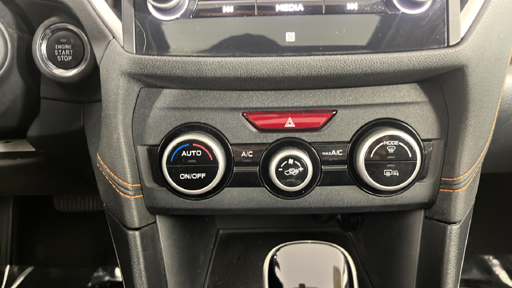 Used 2019 Khaki Subaru 2.0i Limited image 35