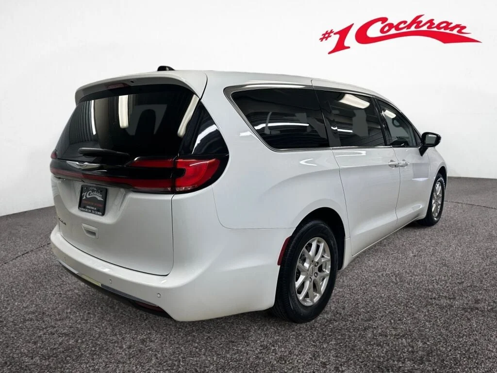 Certified Used 2024 Bright White Clearcoat Chrysler Touring L image 25