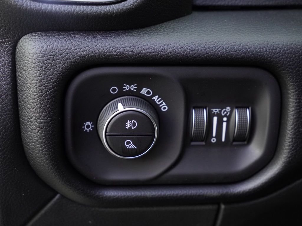 New 2026 Bright White Clear-Coat Exterior Paint RAM Laramie image 11