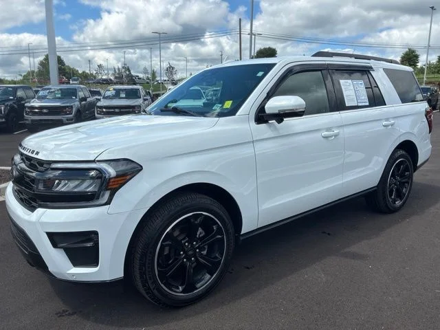 Used 2023 Oxford White Ford Limited image 3