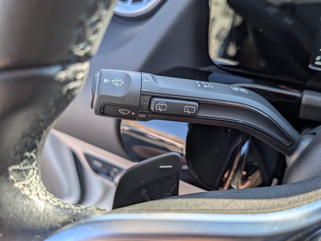 Used 2021  Mercedes-Benz GLA 250 image 32