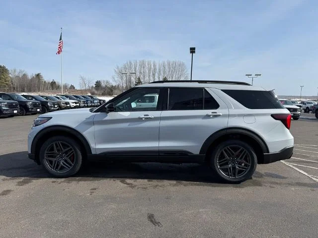 2026 Ford Explorer ST-Line - Photo 36