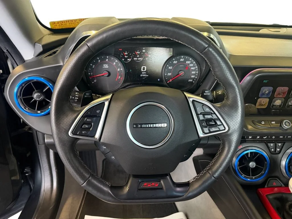 Used 2018 NIGHTFALL GRAY METALLIC Chevrolet 2SS image 18