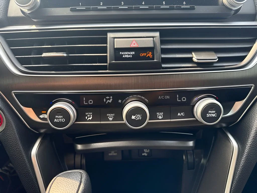 Used 2020  Honda LX image 9