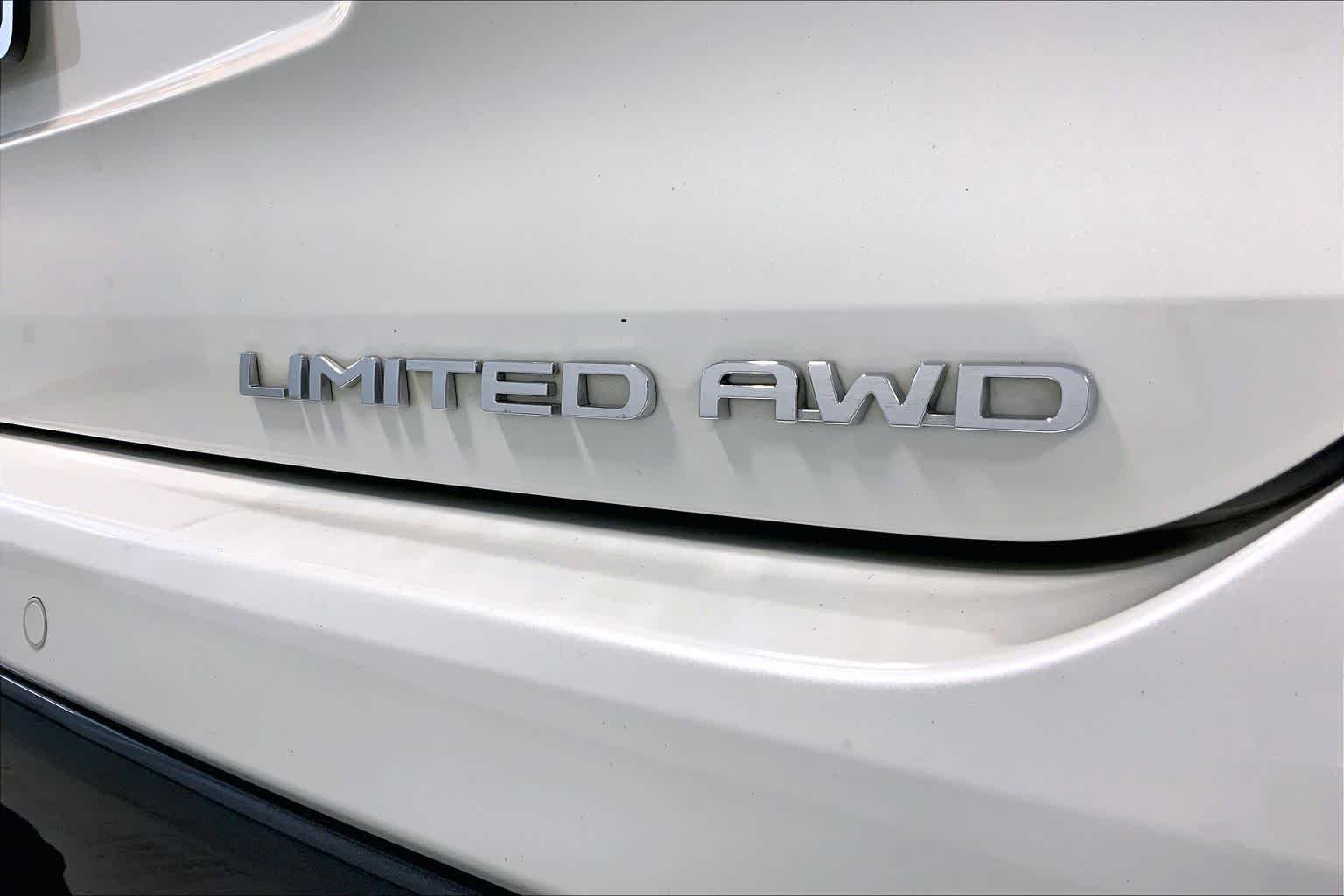 Used 2021 Blizzard Pearl Toyota Limited image 9