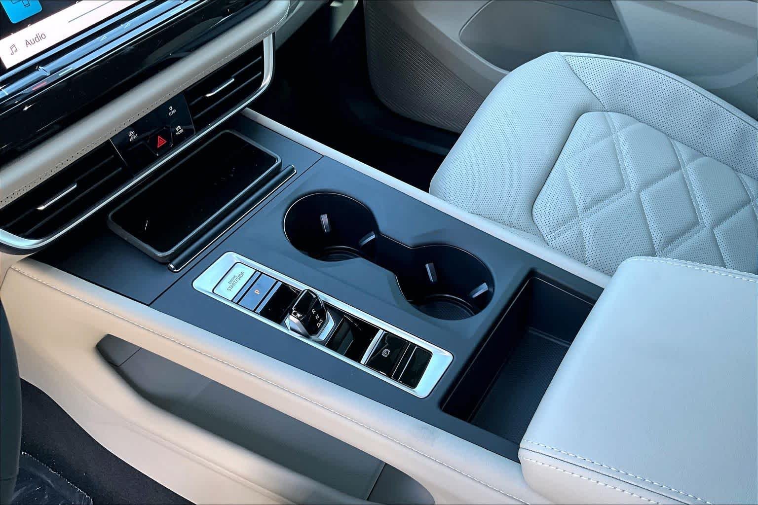 New 2026 Opal White Pearl Volkswagen 2.0T SE image 7