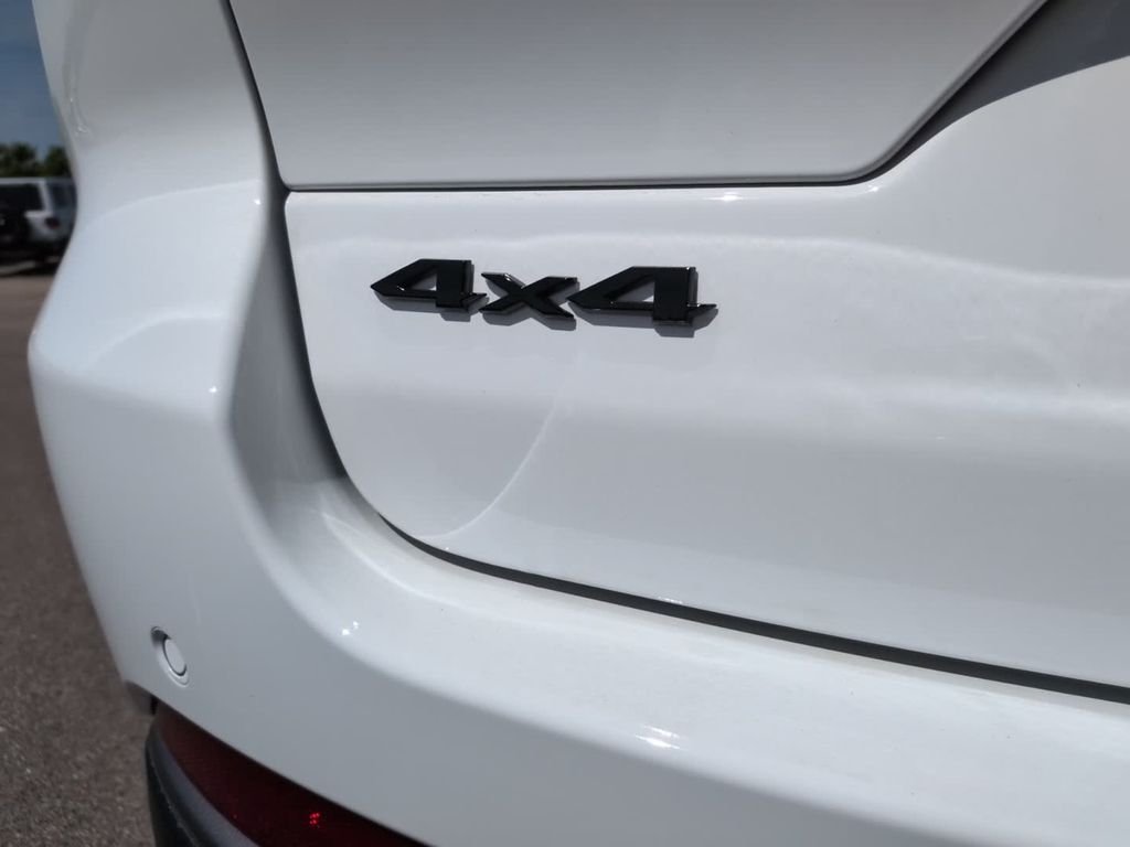 New 2026 White Jeep Altitude image 9