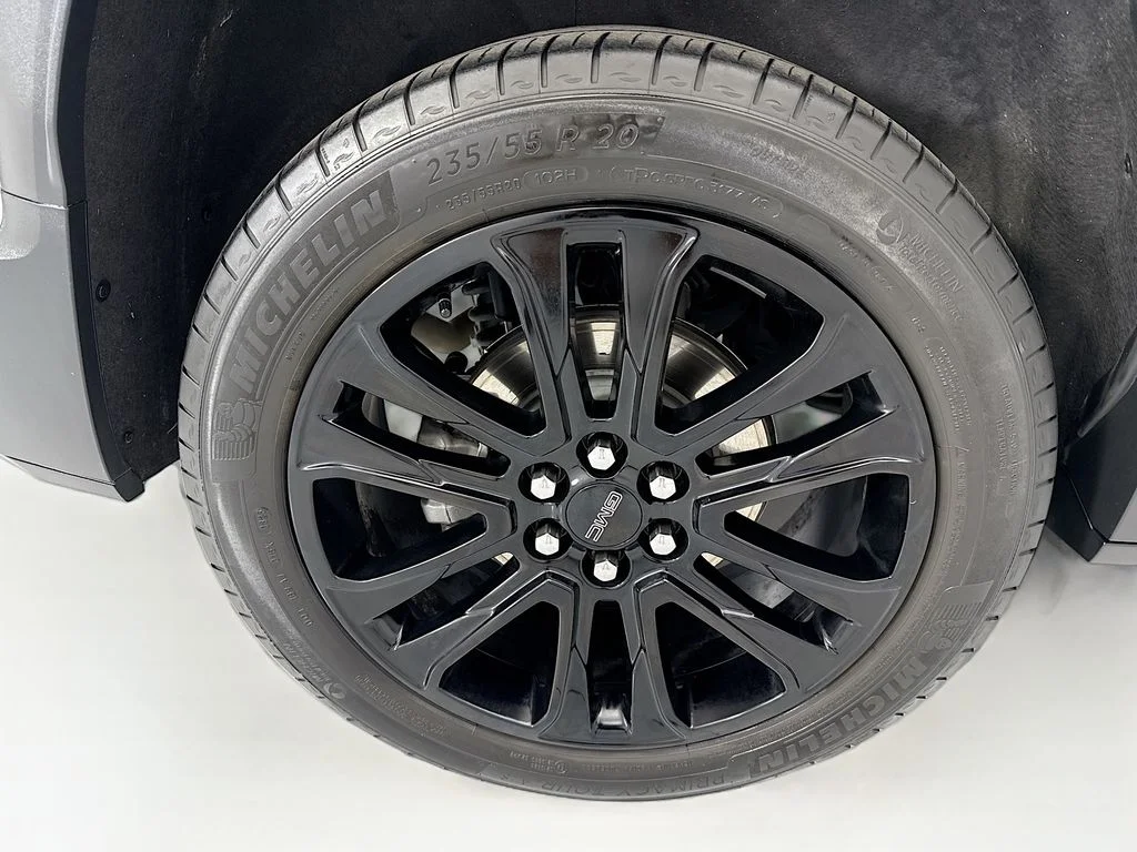 Used 2023 White GMC SLE image 32