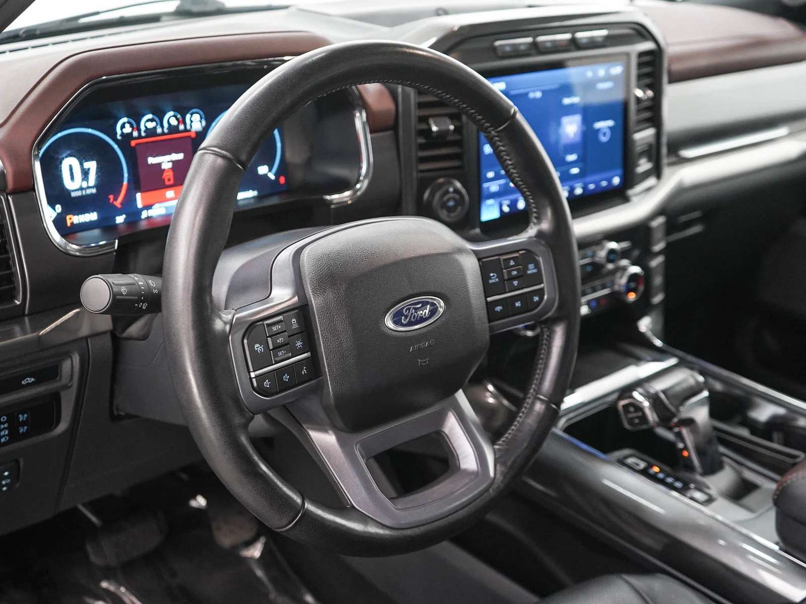Used 2023  Ford Lariat image 20