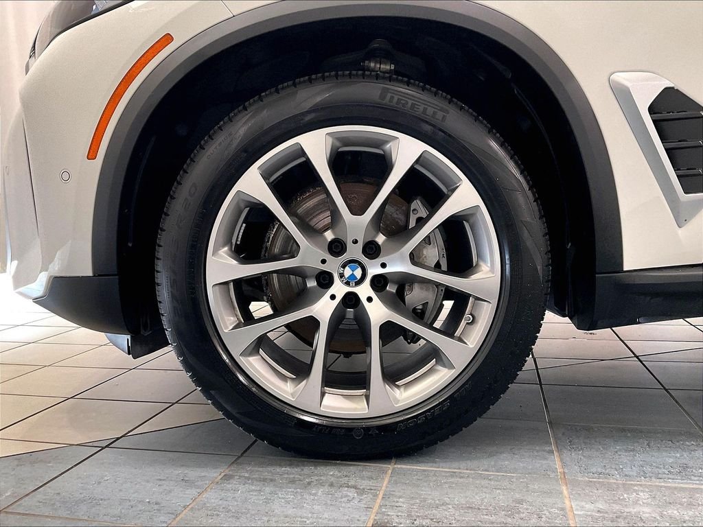 Used 2026 Alpine White BMW xDrive40i image 7