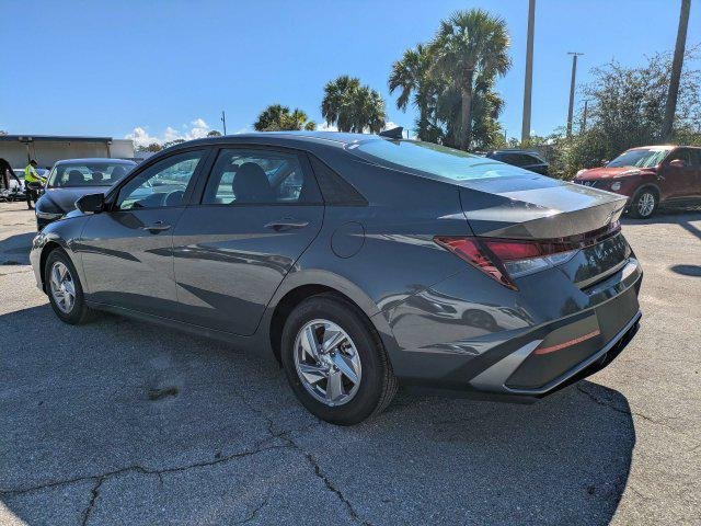 New 2026 Gray Hyundai SE image 5
