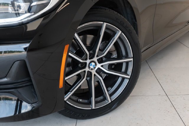 Used 2021 Black BMW 330i image 2