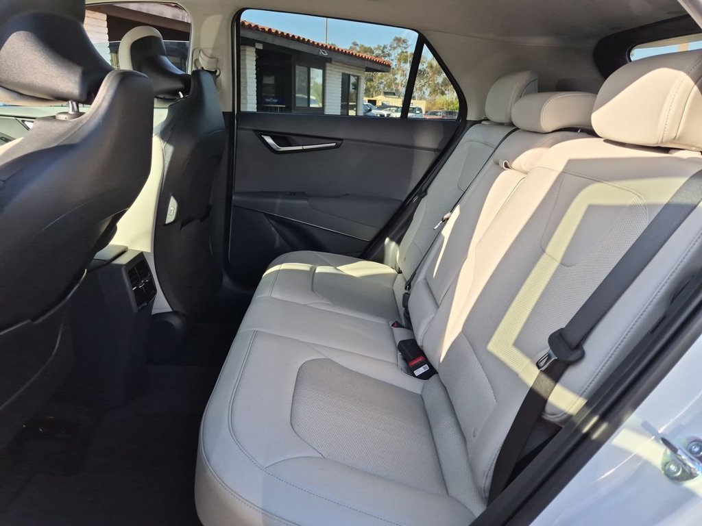 New 2026 Snow White Pearl Kia EX image 25