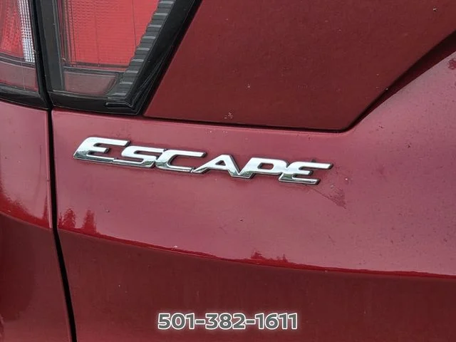 Used 2018 Red Ford SE image 4