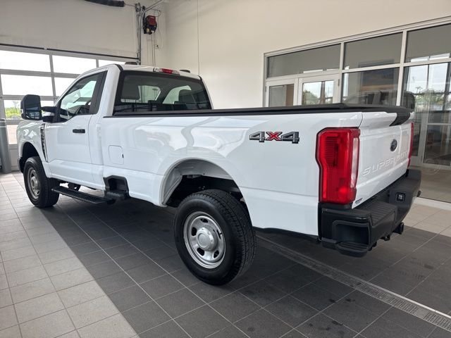 Used 2024 White Ford XL image 3