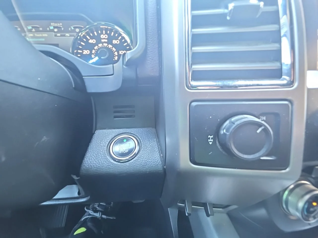 Used 2015 Black Ford Platinum image 34