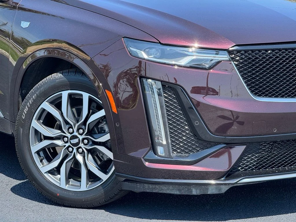Used 2021 Red Cadillac Sport image 13