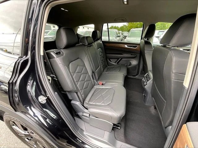 New 2026 Black Volkswagen SE w/Technology image 12