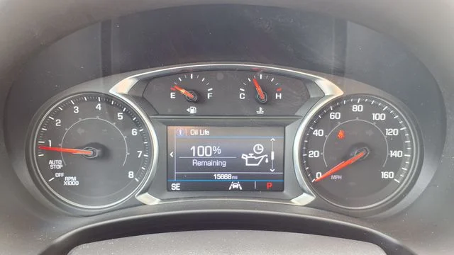 Used 2023 White GMC SLE image 30