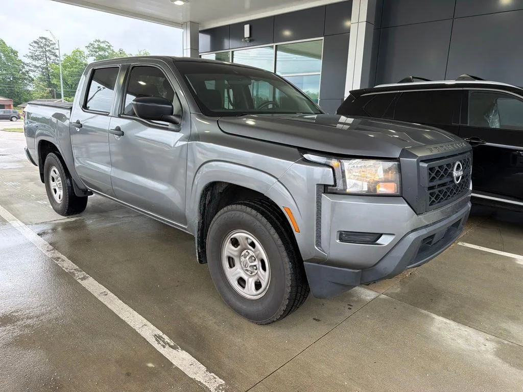 Used 2022 Gray Nissan S image 3