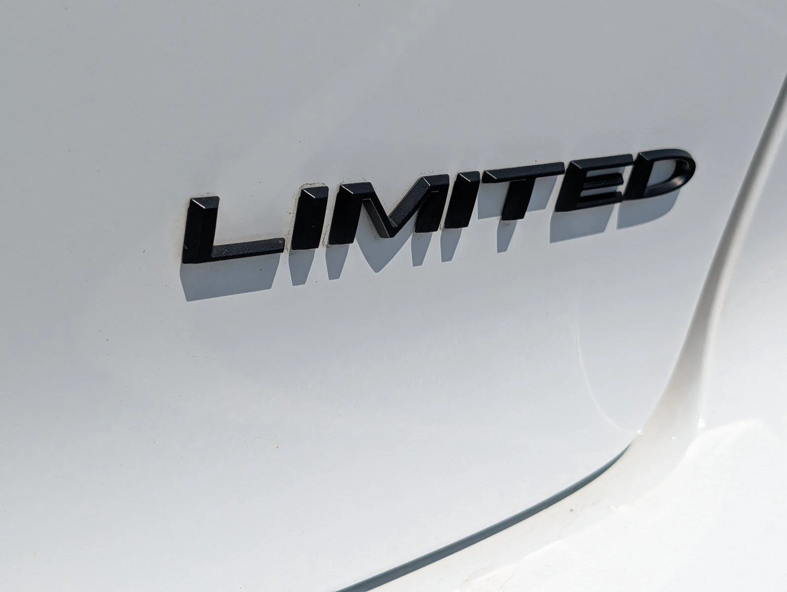 Used 2025 Bright White Clearcoat Chrysler Limited image 35