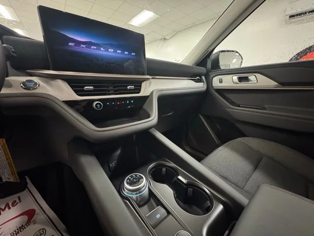 New 2026 Agate Black Metallic Ford Active image 18