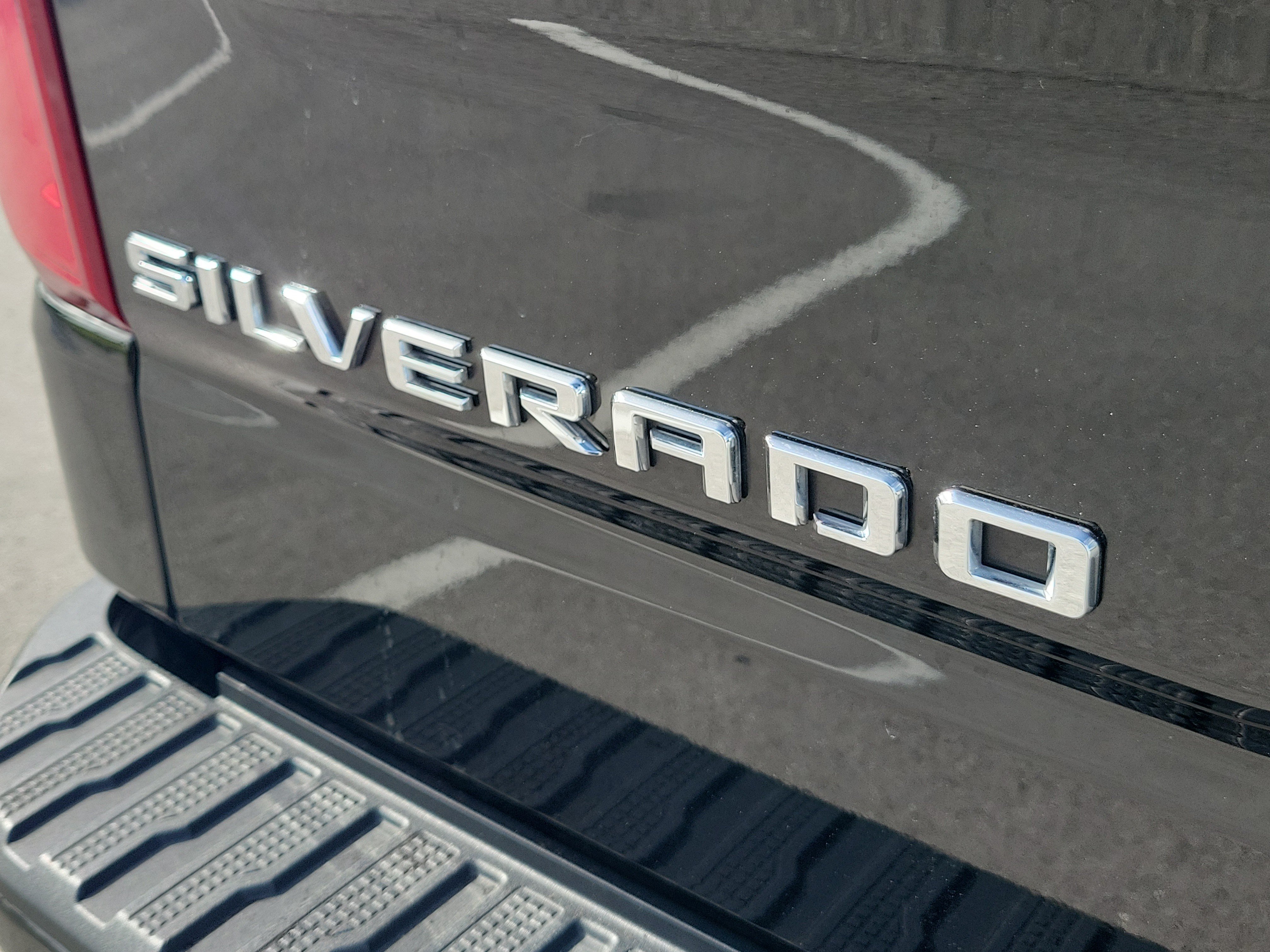 Used 2025 Black Chevrolet High Country image 10
