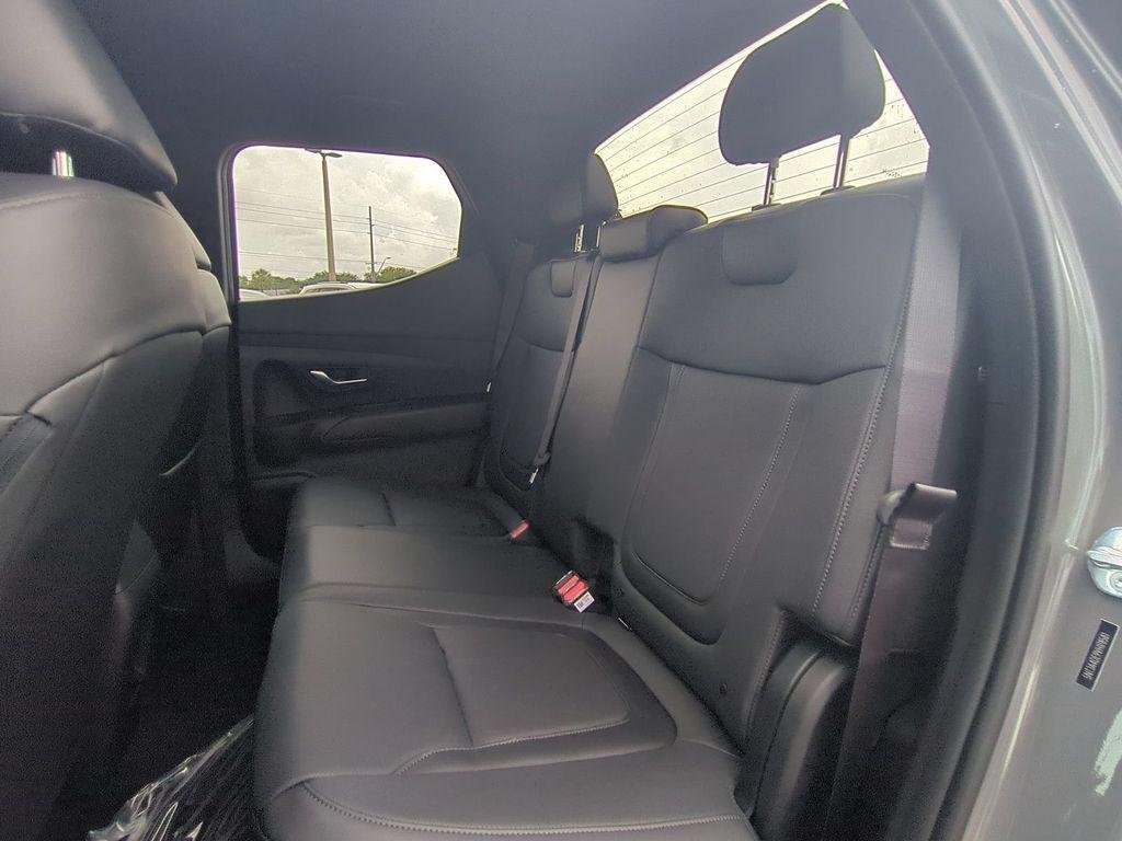 New 2027 Gray Hyundai SE FWD image 15